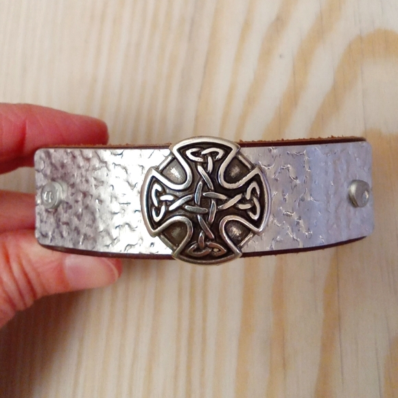 Leather Celtic Cross Bracelet - Picture 2 of 4